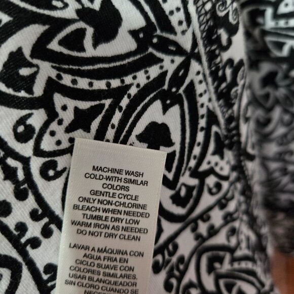 Weekends by CHICO’S Woman’s Cardigan Sweater Black & White Size 0 (Small) [B] - Picture 4 of 4